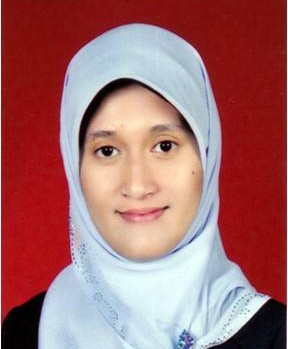 Dr.Ratna Herawati,SH.MH