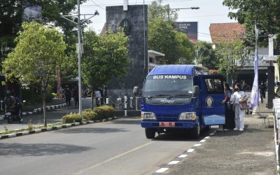 The Presence of Campus Buses at Universitas Diponegoro