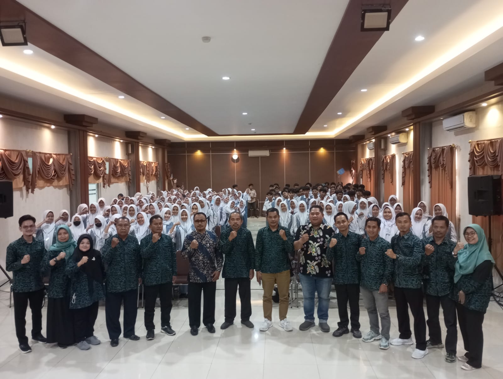 Visit of SMAN 1 Pamarayan to the UNDIP Faculty of Law